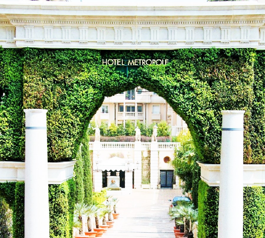 HDEF_Arche-entrée-Hotel-Metropole_M-801x1024